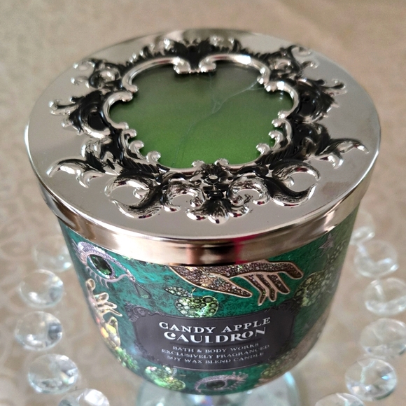 Candy Apple Cauldron Bath & Body Candle - Picture 5 of 14